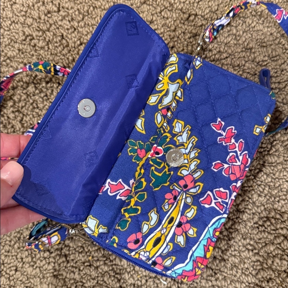 VERA BRADLEY RFID All in One crossbody Bag in Romantic Paisley print new - Picture 3 of 7